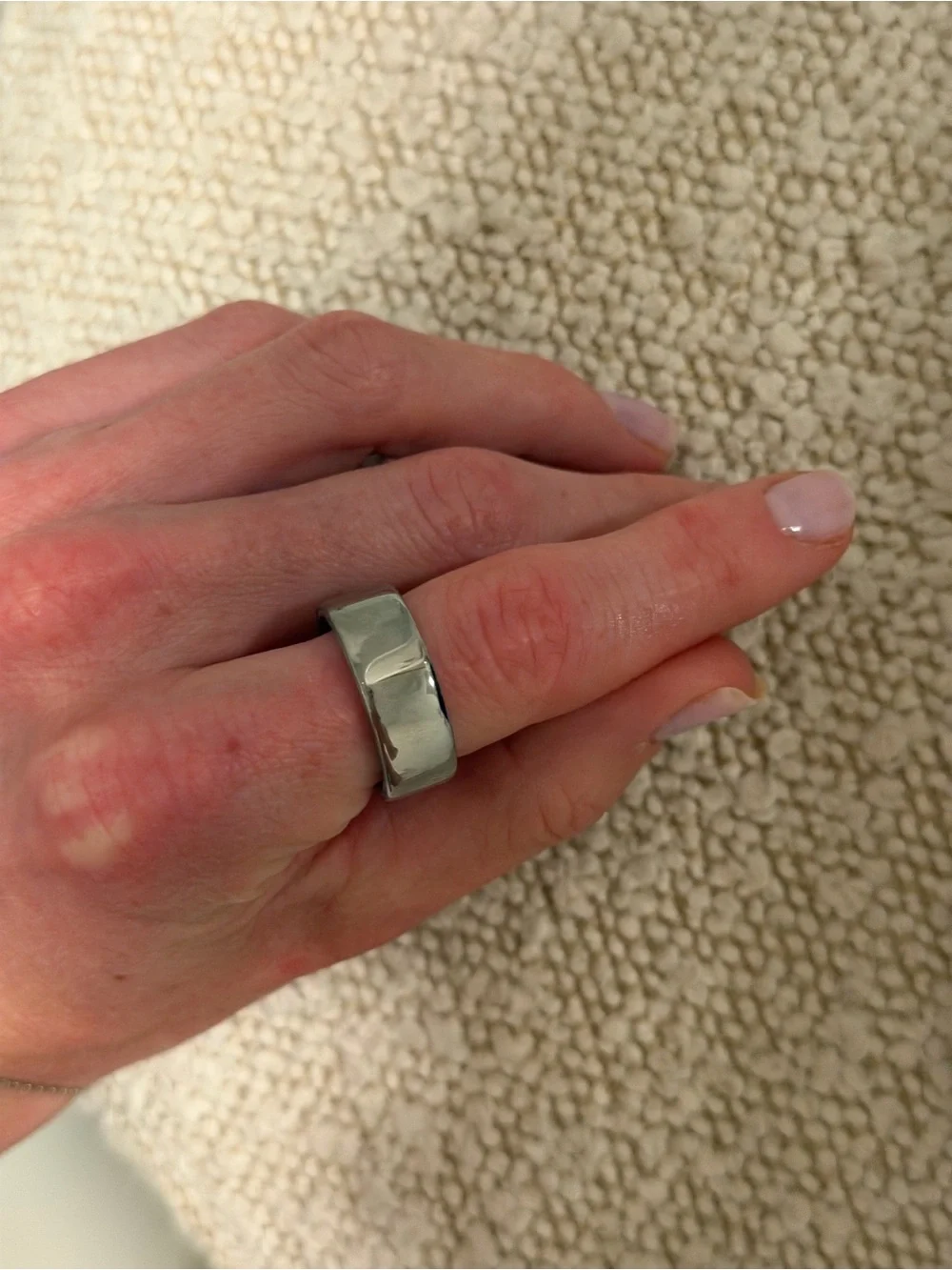 Oura Ring Gen 4 in Silver - size 6 - no scratches